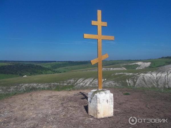 крест на монастырской горе