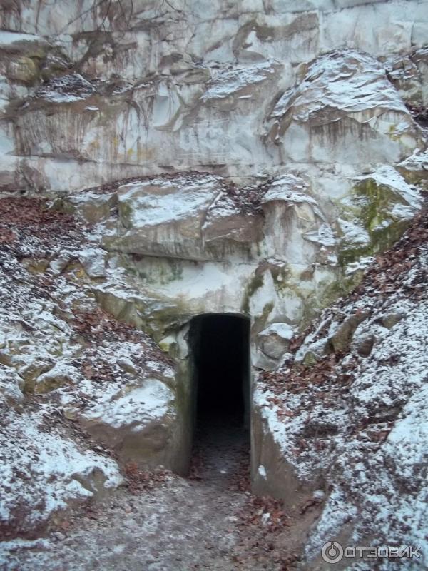 Вход в пещеры