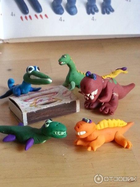 Коля любит лепить динозавров из пластилина расставить. Рони Орен секреты пластилина динозавры. Лепка динозавров. Динозавр пластилин. Динозаврики из пластилина.