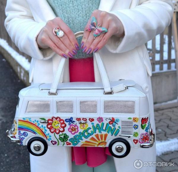 Bags bus. Сумка в автобусе. Дизайнерская сумка с автобусом. Fashion Garage сумка автобус. Сумка Braccialini с котом моряком 2013 года.