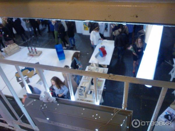 Выставка «Сопряжение фактур. Гобелен и стекло» откроется в галерее «Беляево»